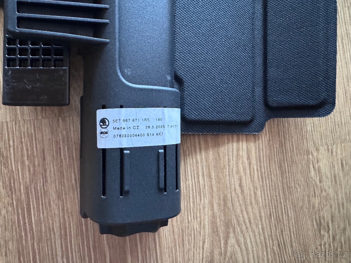 Výsuvná roleta do kufru Škoda Octavia IV - 3