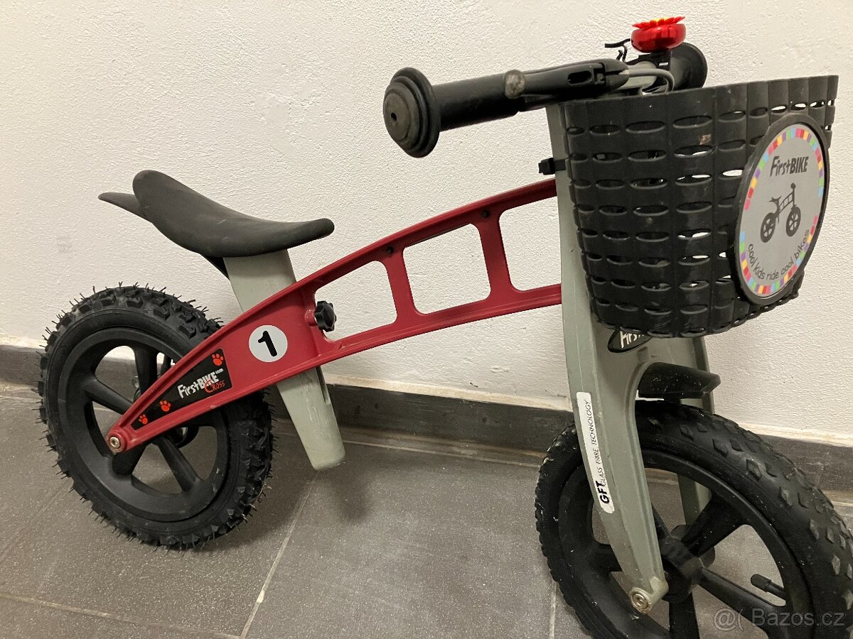 first bike + helma + blikačky - 3