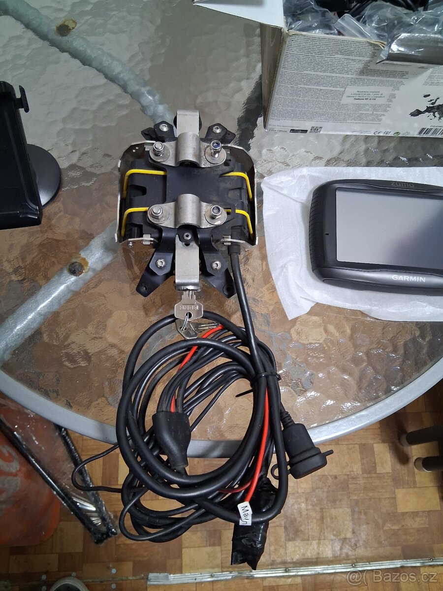 Navigace Garmin + držák Touratech - 3