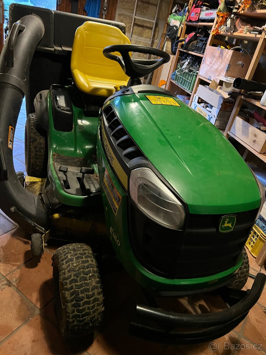 Traktůrek John Deere - 3