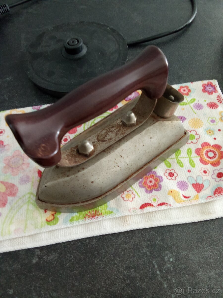 Starožitné žehličky - 3