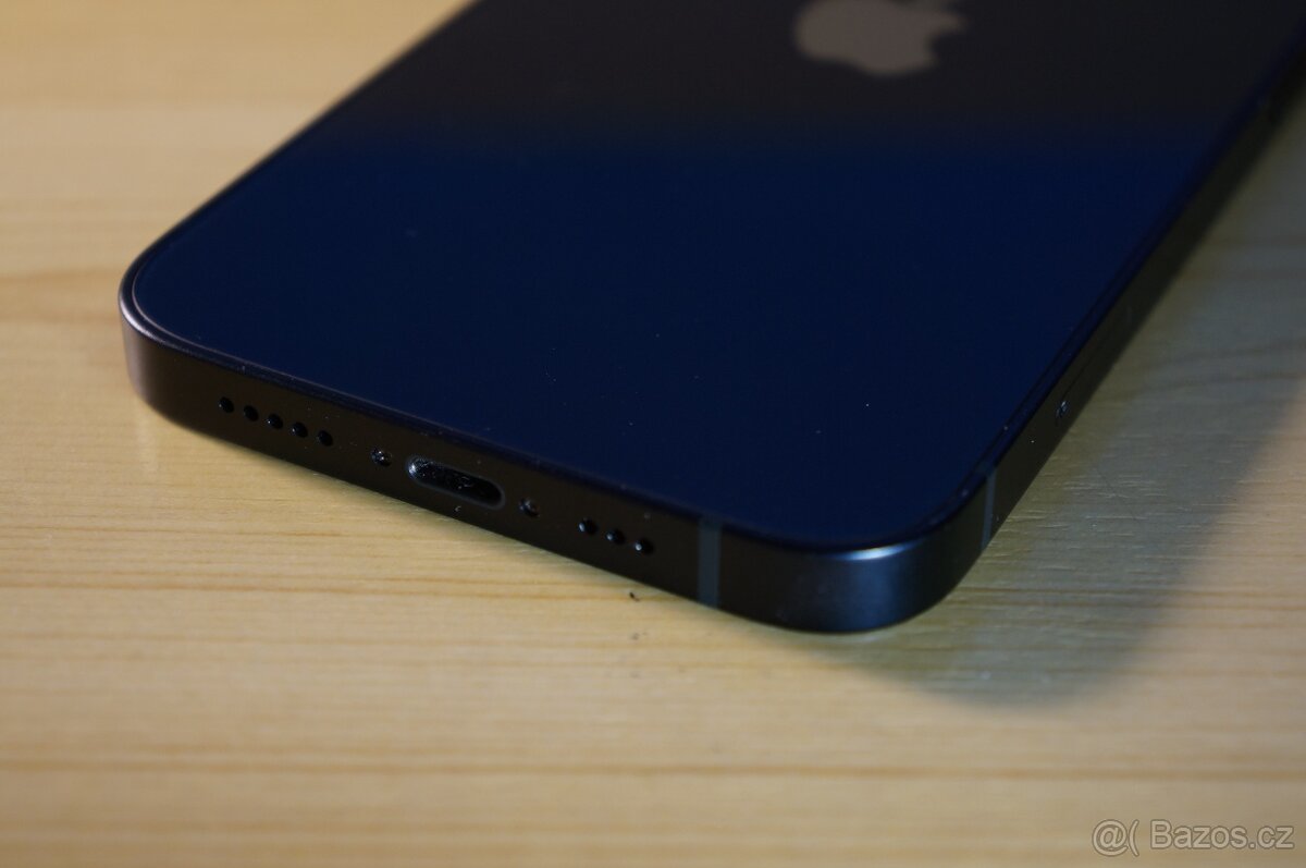 iPhone 13 – zamknutý iCloud, prakslý display - 3