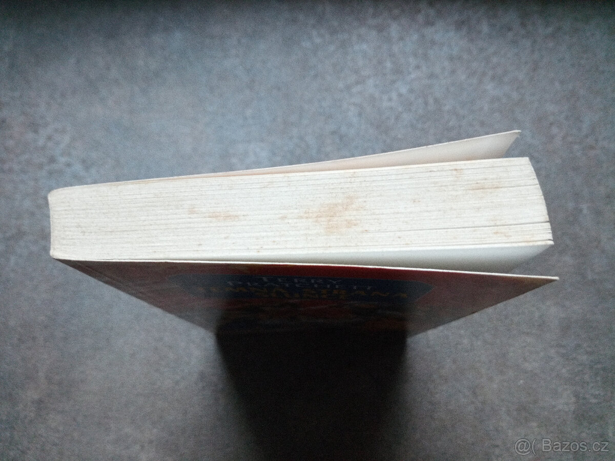 Terry Pratchett - Temná strana slunce - 3