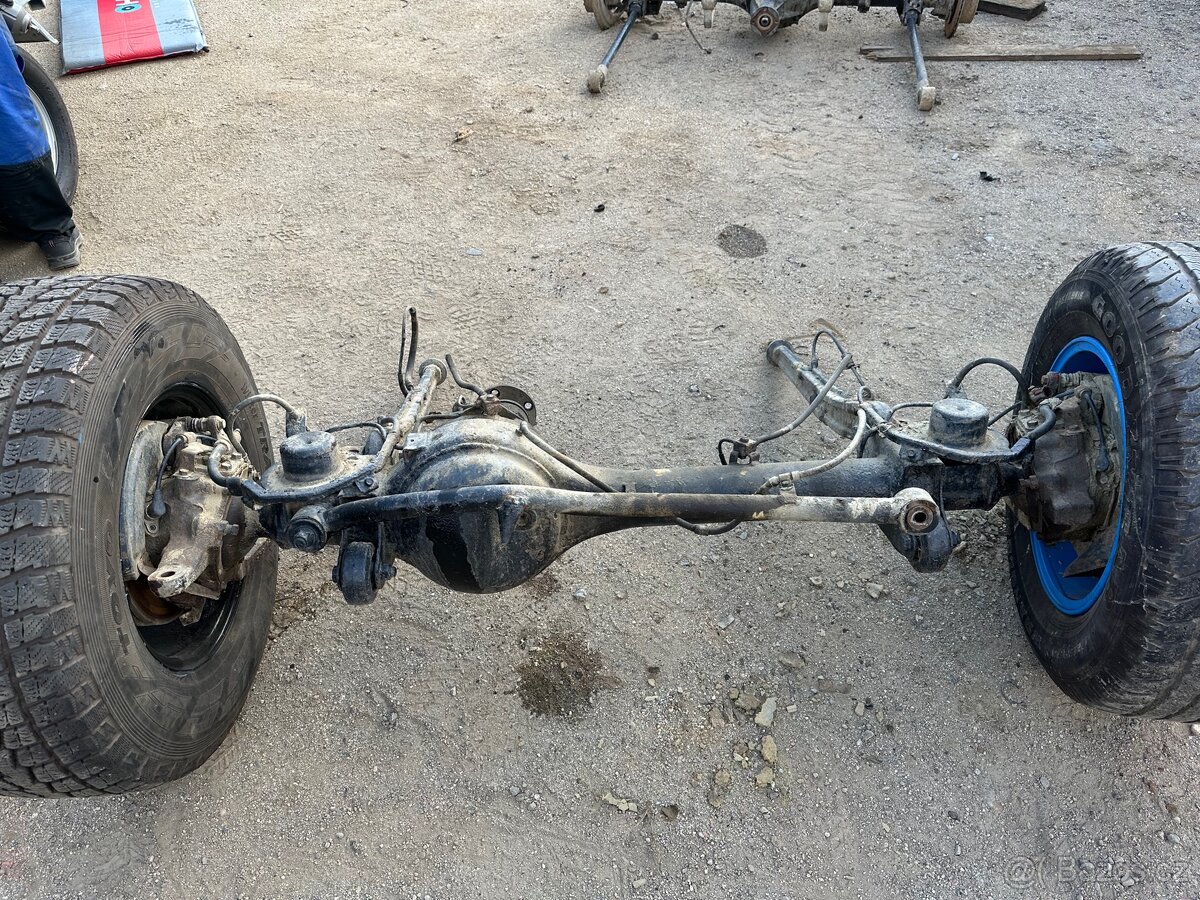 Patrol Y61 nápravy, motor 2.8, převodovka, díly