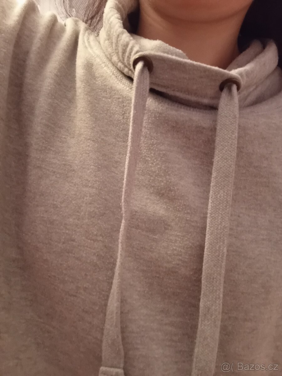 Šedá pánská mikina se šněrováním u krku - 3