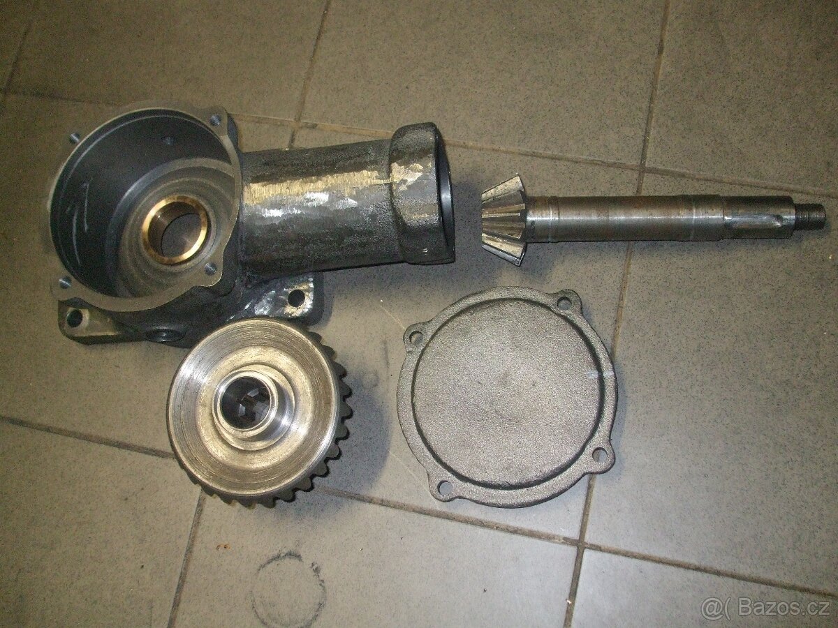 zetor 15 úhlová převodovka a boční kosa - 3