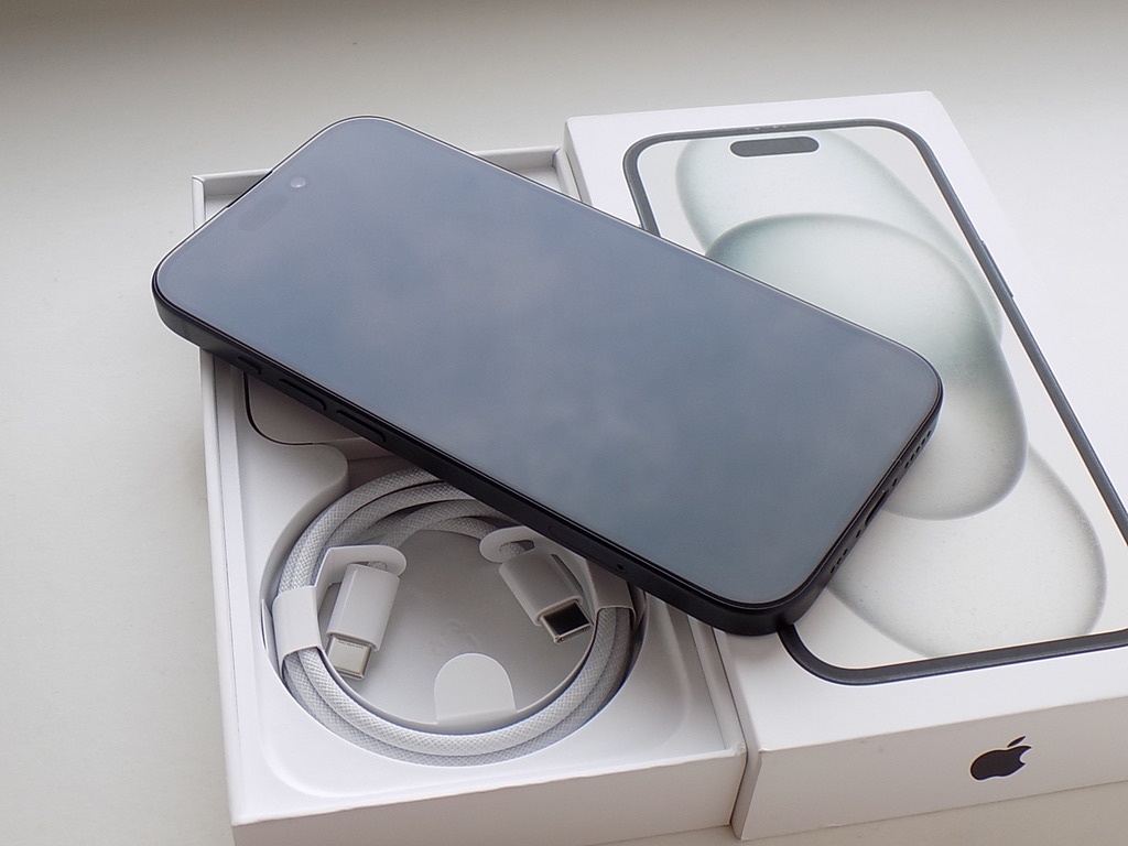 APPLE iPhone 15 128GB Black - ZÁRUKA - TOP STAV - 3