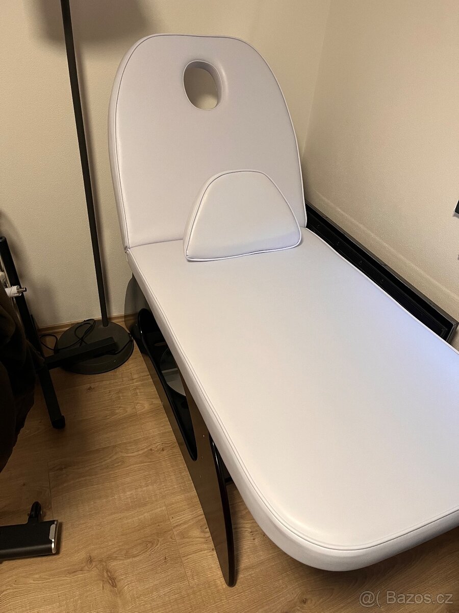 Kosmetické/ masážní lehátko - 3