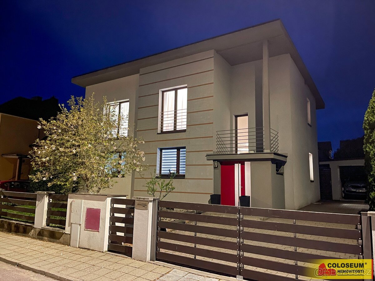 Moravský Krumlov, RD 5+kk, pozemek 760m2, zahrada, bazén, pe - 3