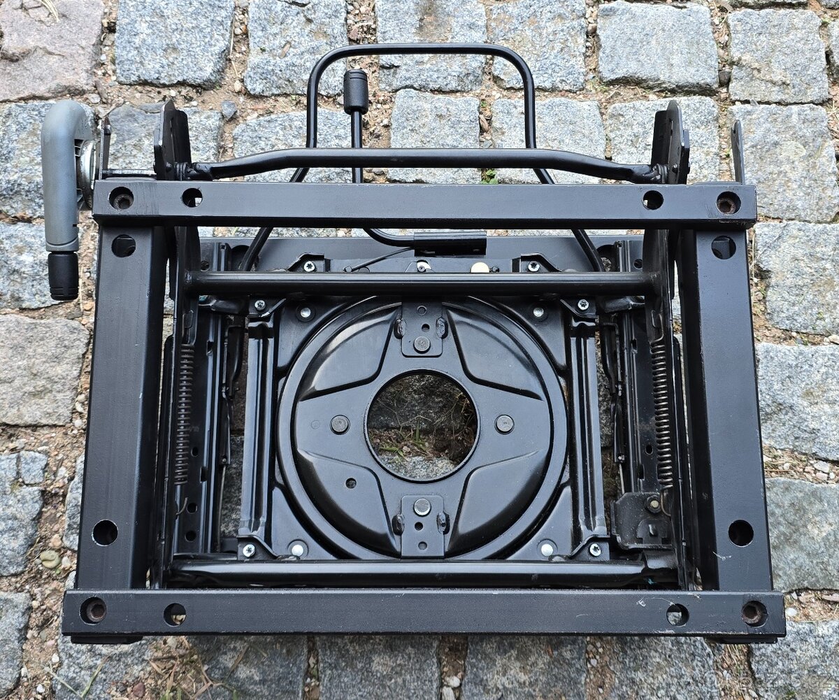 Otoč pod sedačku do auta - 3