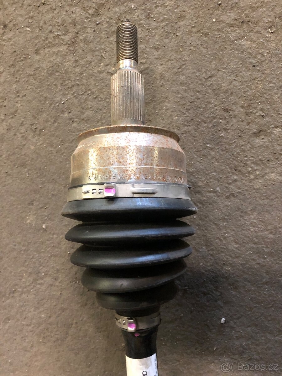 Poloosa pravá VW T6.1 7LA407272 - 3