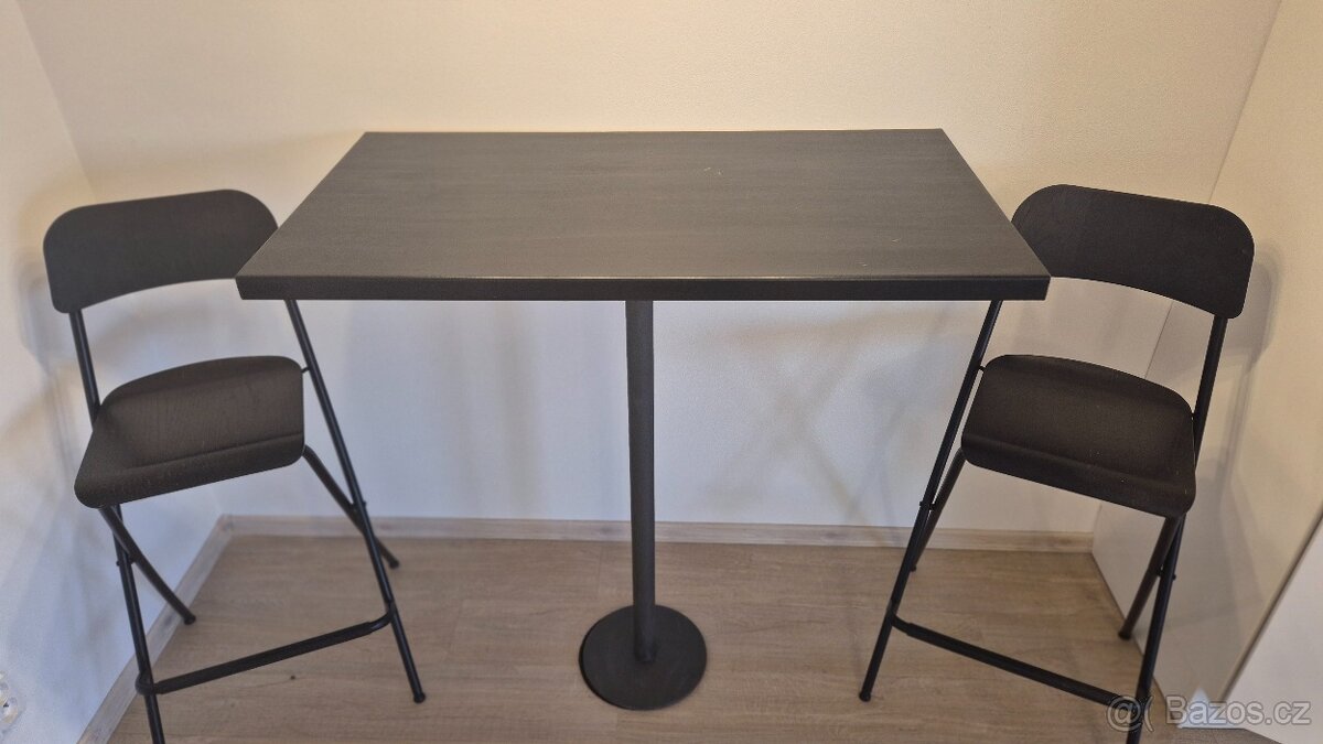 Stůl a barové židle - 3