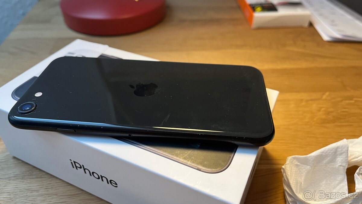 iPhone SE 2020 64 GB - 3