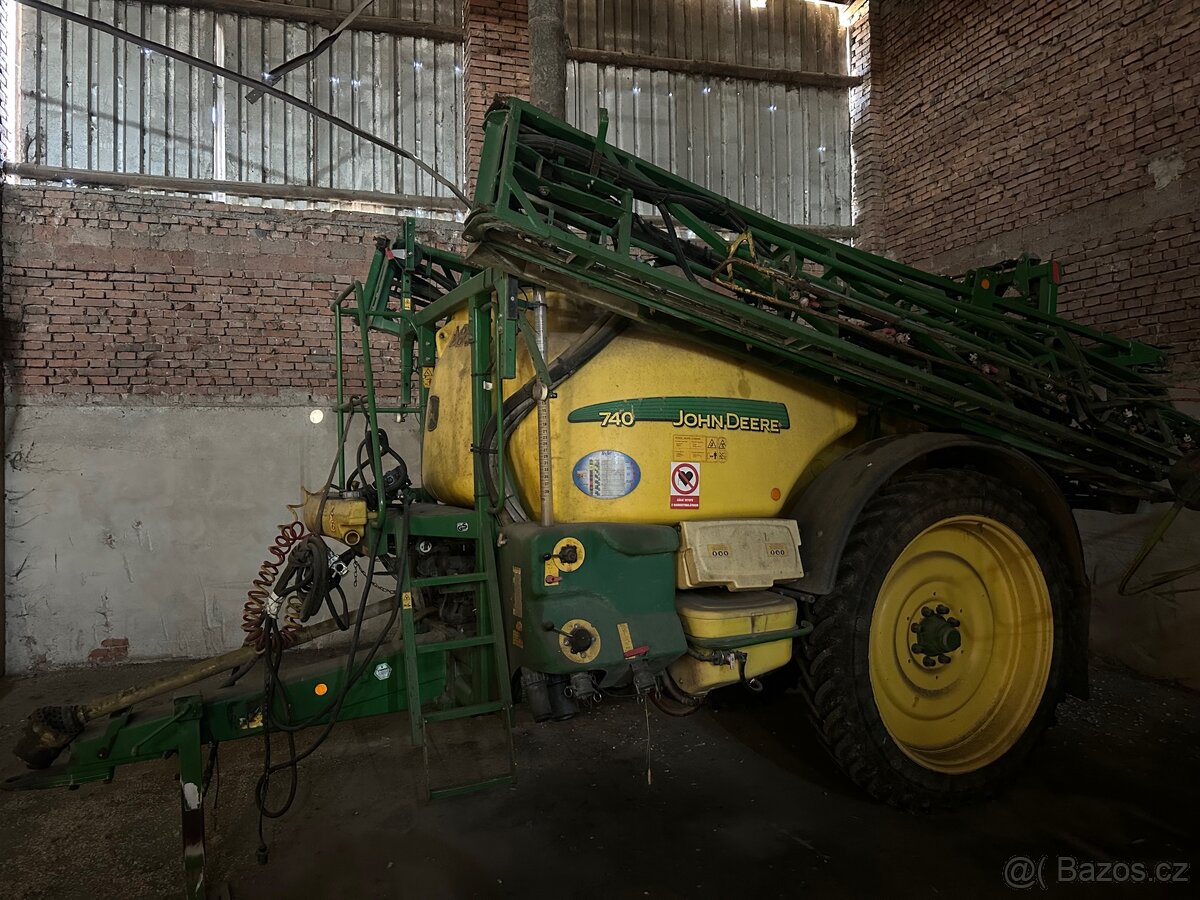 Postřikovač John Deere 740 - 3