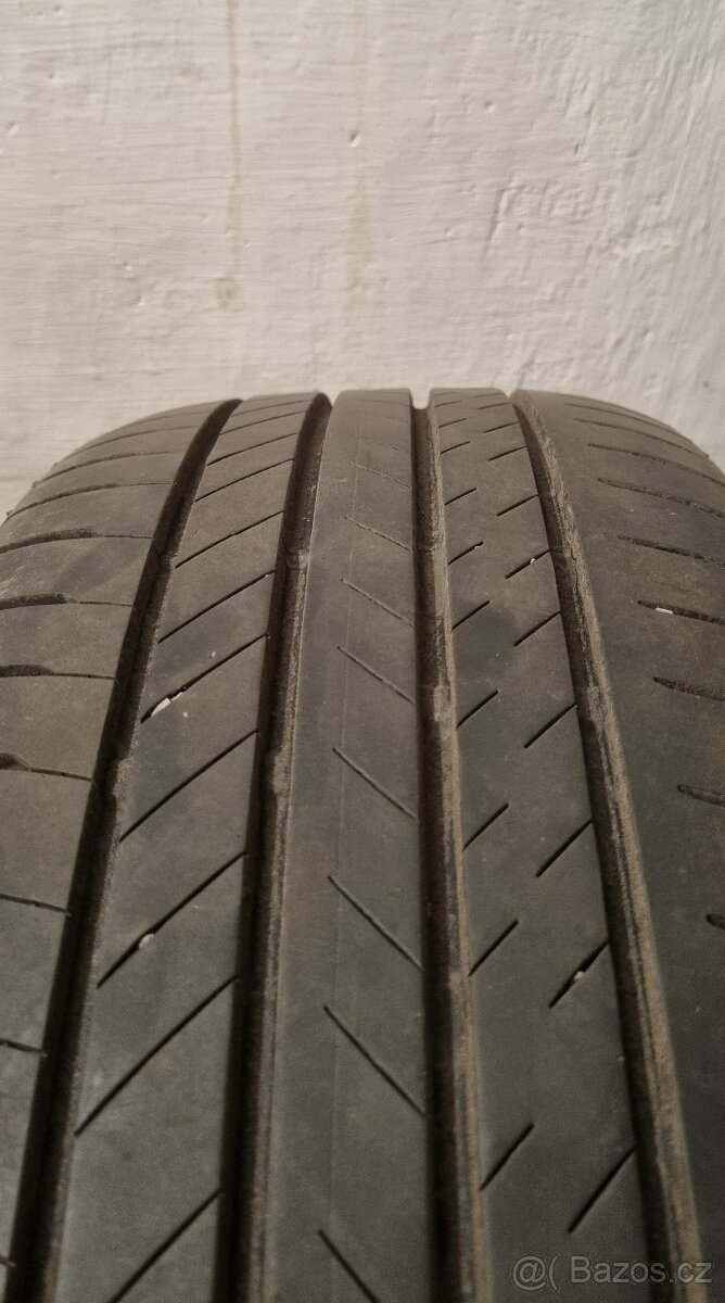 Bridgestone Alenza 235/55 R19 - 3