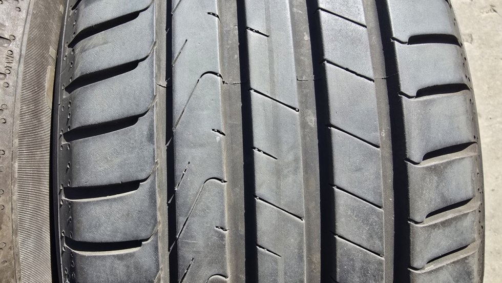 Letní pneu 215/55/17 Pirelli - 3