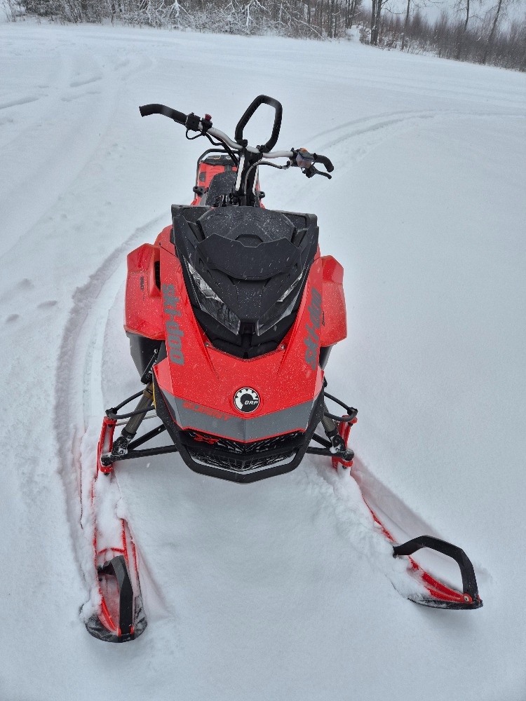 Ski-DOO Summit X154