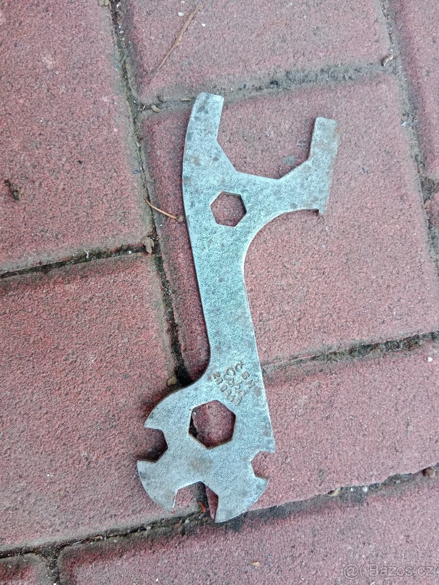 Retro konvolut nářadí, podkuvky na boty - 3