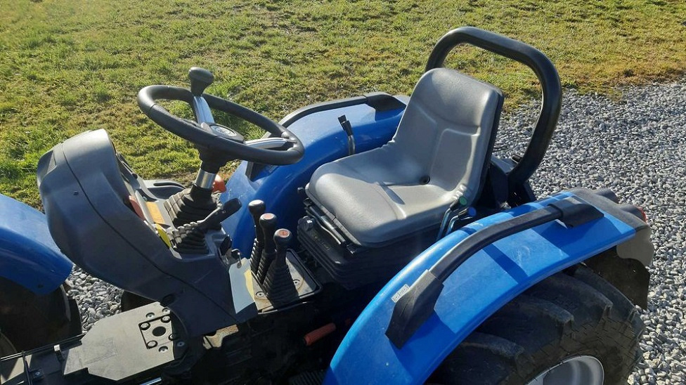 "BCS Valiant 60 AR 4X4 – Silný a Spolehlivý Traktor pro Kaž - 3