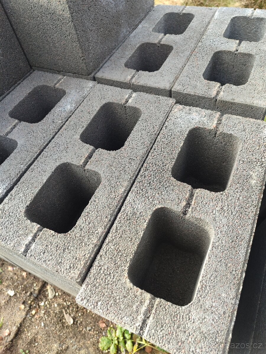 Plotové tvárnice Liapor R195. 240ks. - 3