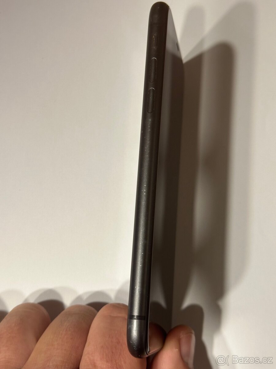 Apple iPhone 11 64GB černá, baterie 100% - 3