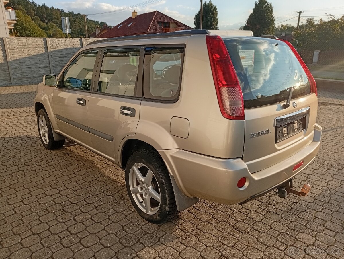Nissan X-TRAIL 2,5 benzin - 3