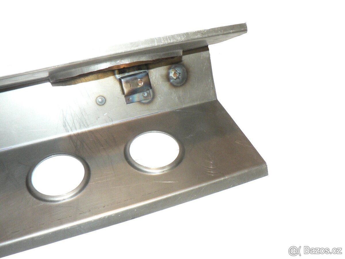 Příčník pod přední sedačku Tatra 613 - 3