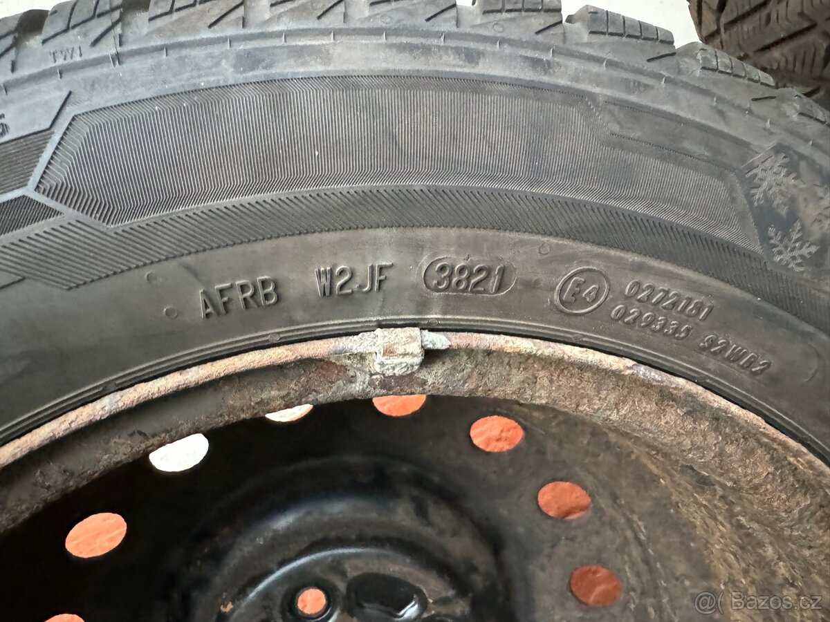 TOYOTA COROLLA r. 2004 - 3