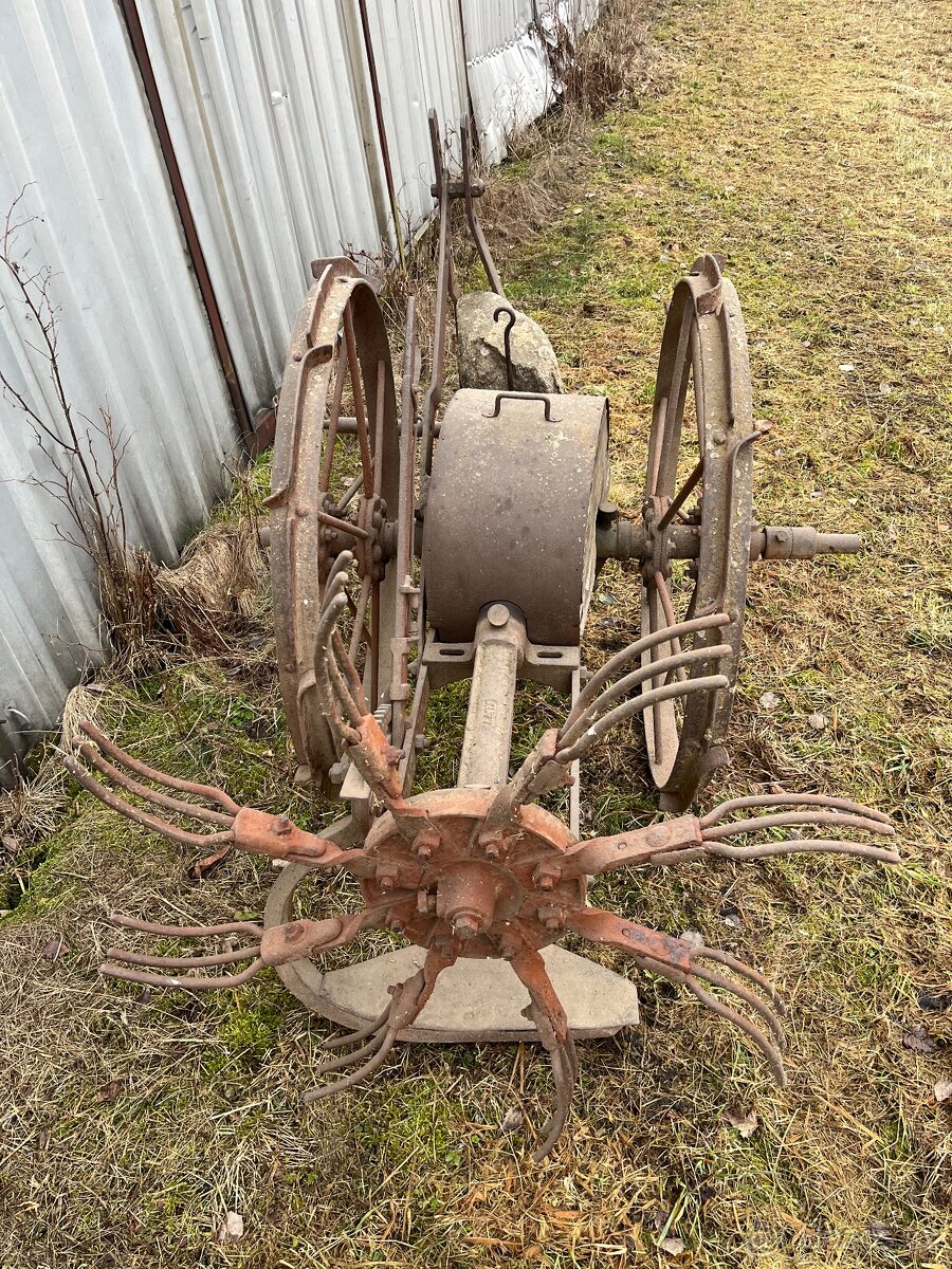 Staré zemědělské stroje - 3