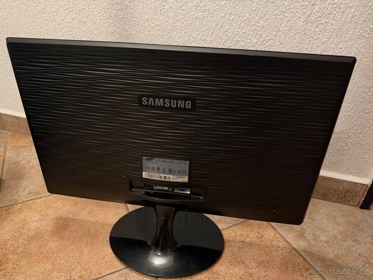 Monitor Samsung SyncMasterSA300 - 3