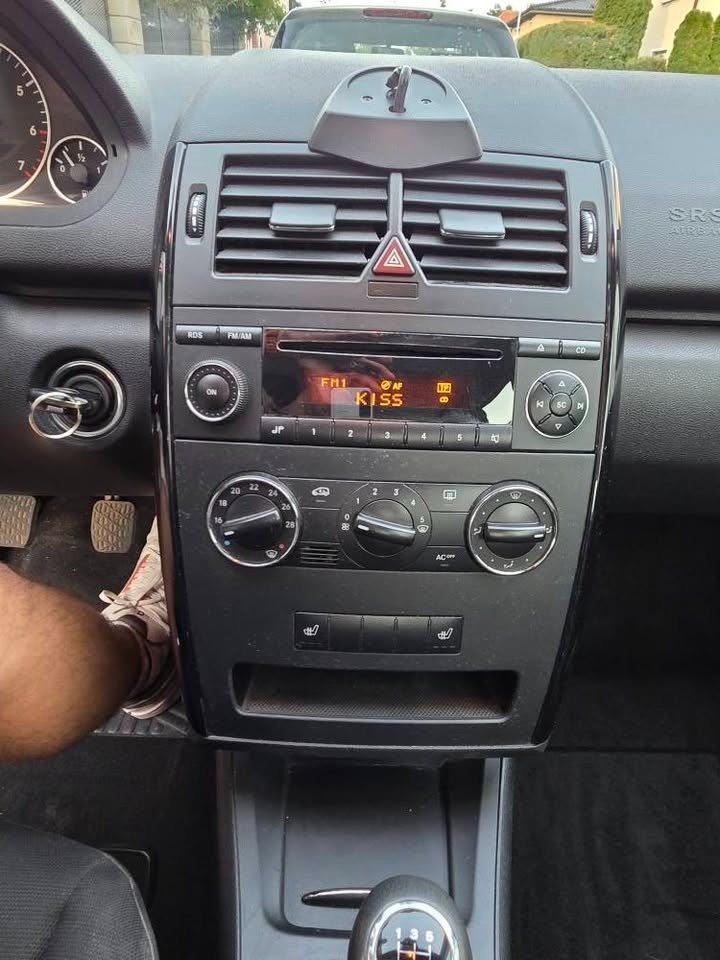 Mercedes Benz A170 elegantní vůz - 3