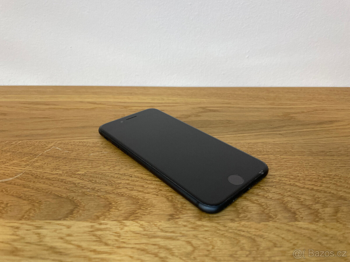 Apple iPhone 7 128GB Black - baterie 88% - 3