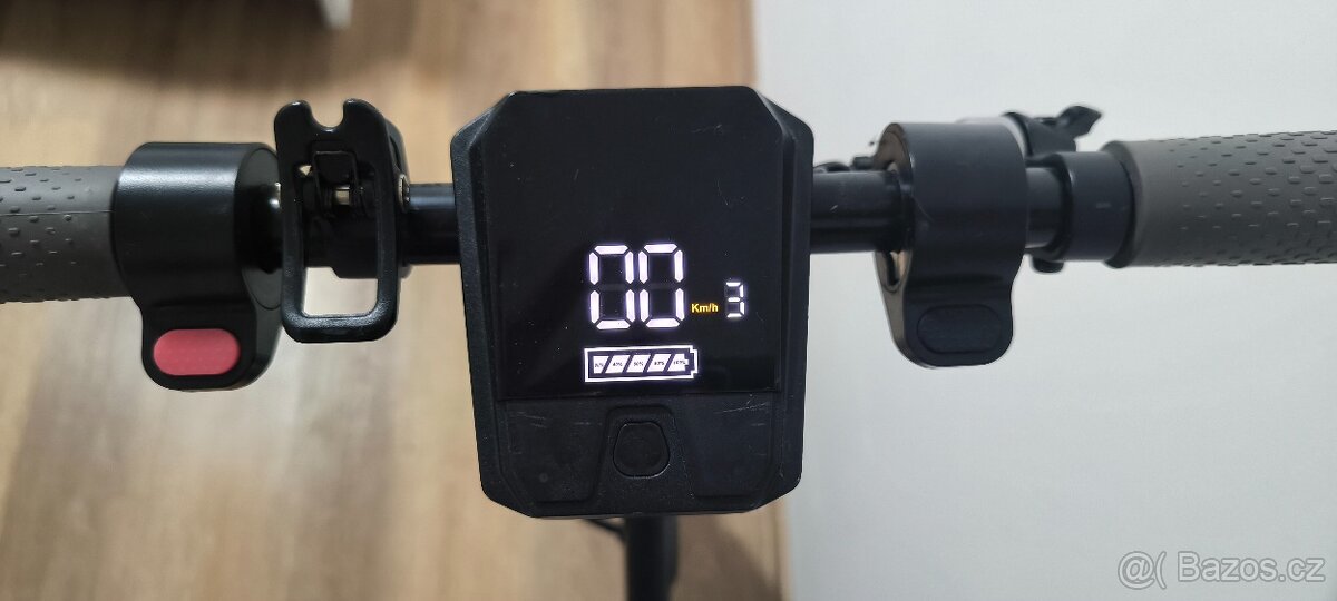 Elektrokoloběžka X10 - 700W - velká bateríe - 3