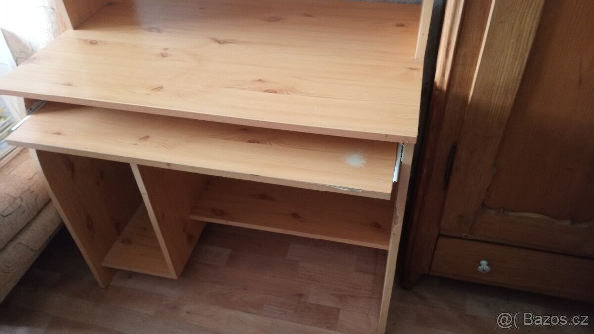 Počítačový stůl - 3