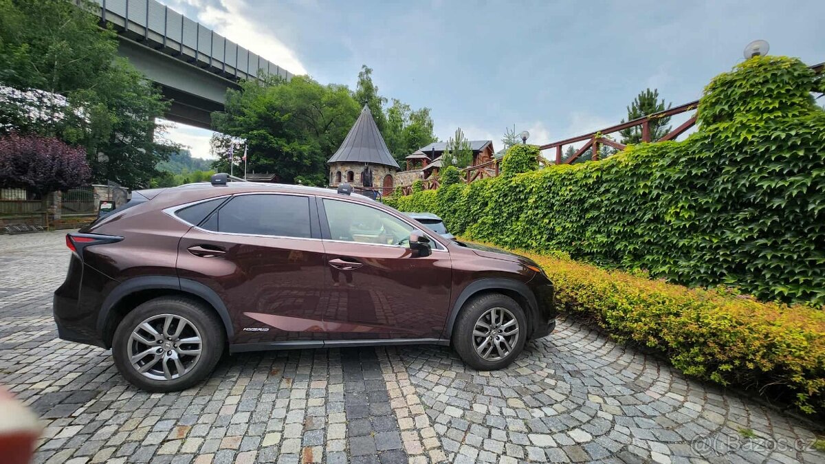 Prodám LEXUS NX 300h - 3