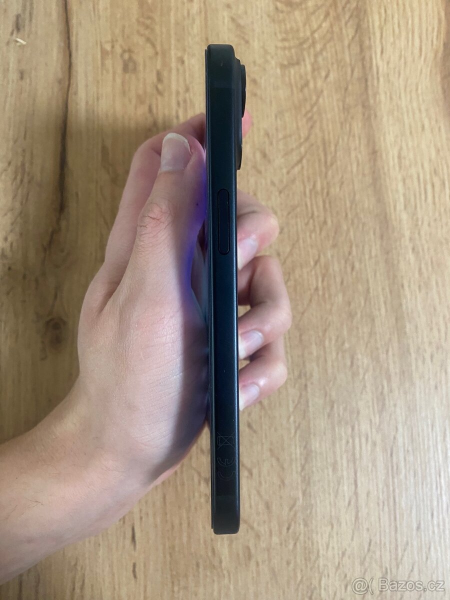 iPhone 15 128 GB - Perfektní stav - 3