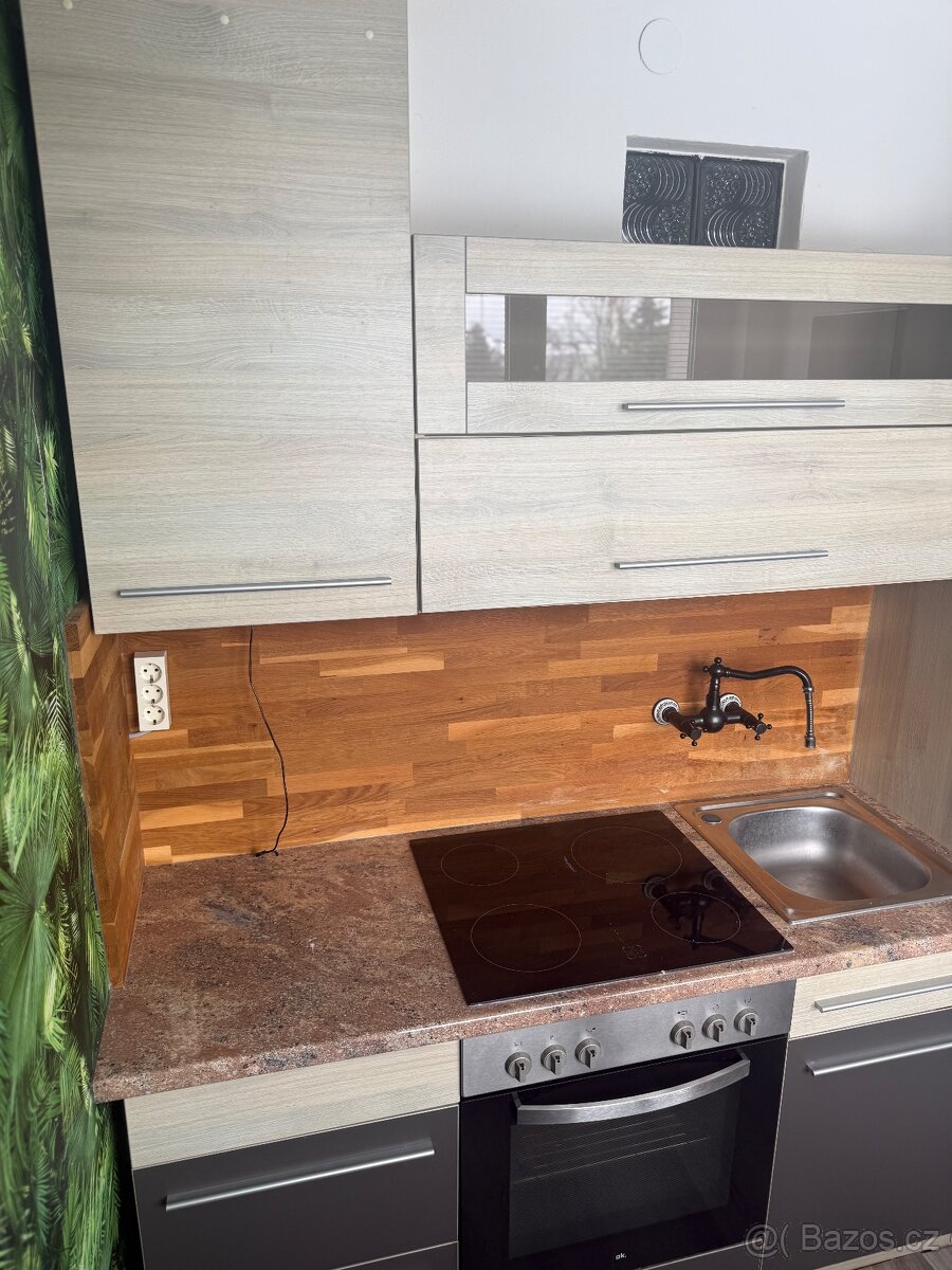 Kuchyňská linka se spotřebiči - 3