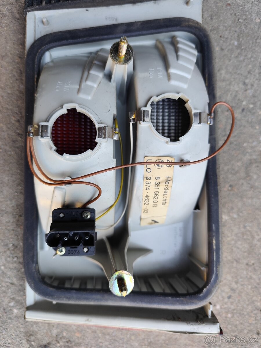 BMW e34 Touring zadní světlo - 3