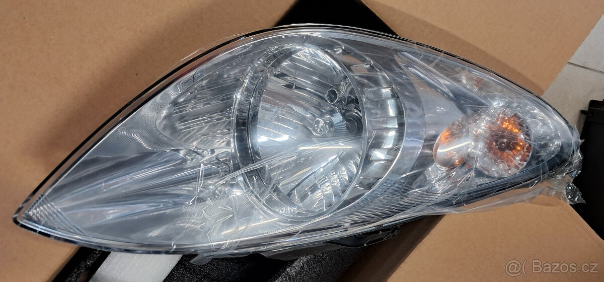 Pravý světlomet - 3