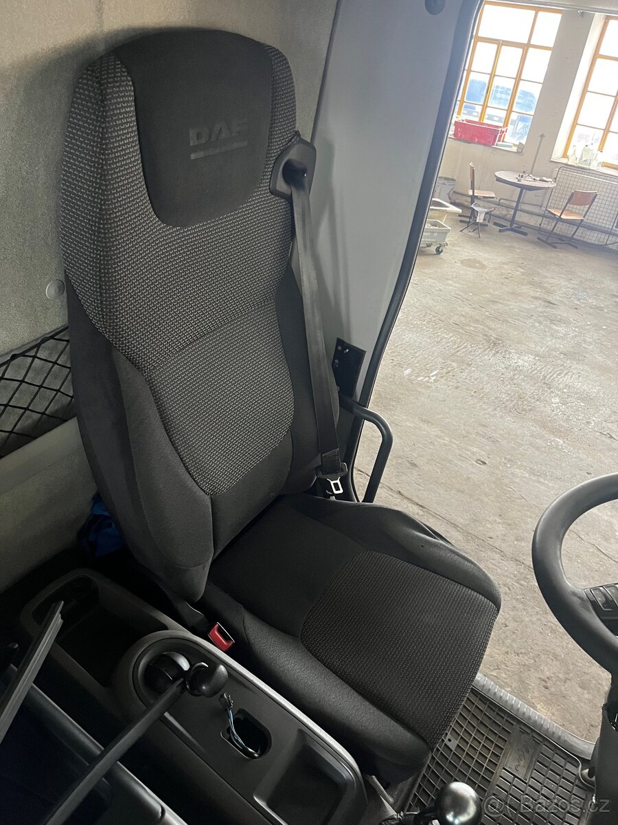 DAF LF sedadlo řidiče - 3