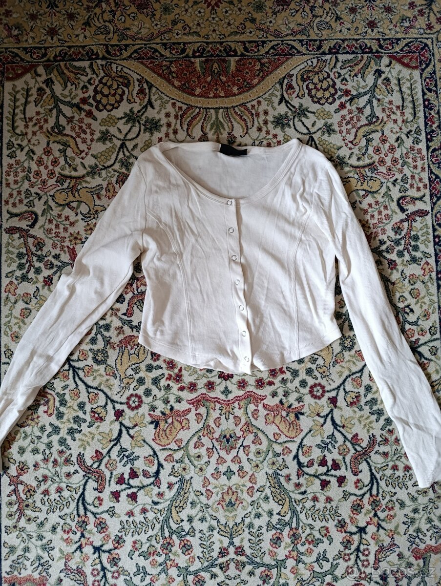 Dámské oblečení, trička, halenky velikost S - 3