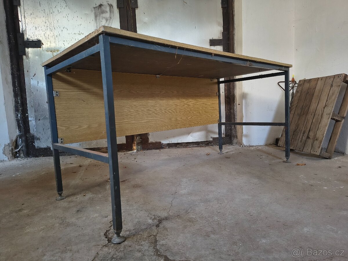Pracovní stůl 152x70 - 3