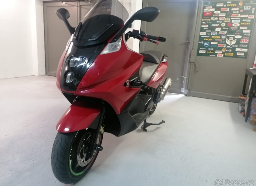 Gilera GP 800 - 3