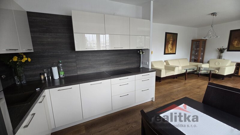 REZERVACEProdej krásného bytu 3+1, 70m2, s balkónem, O - 3