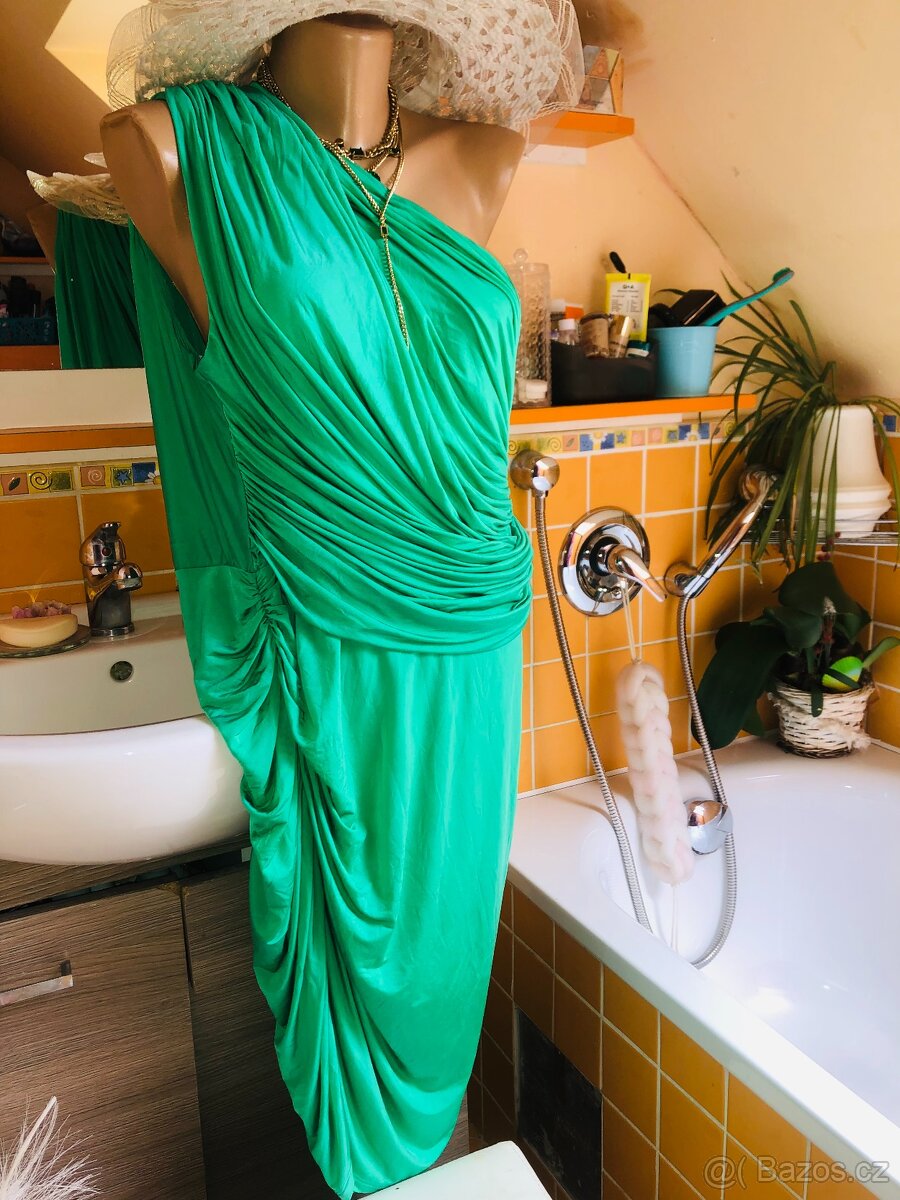 satyH&M # spolecenske# hostnasvatbu# hraskovezelene# asymetr - 3