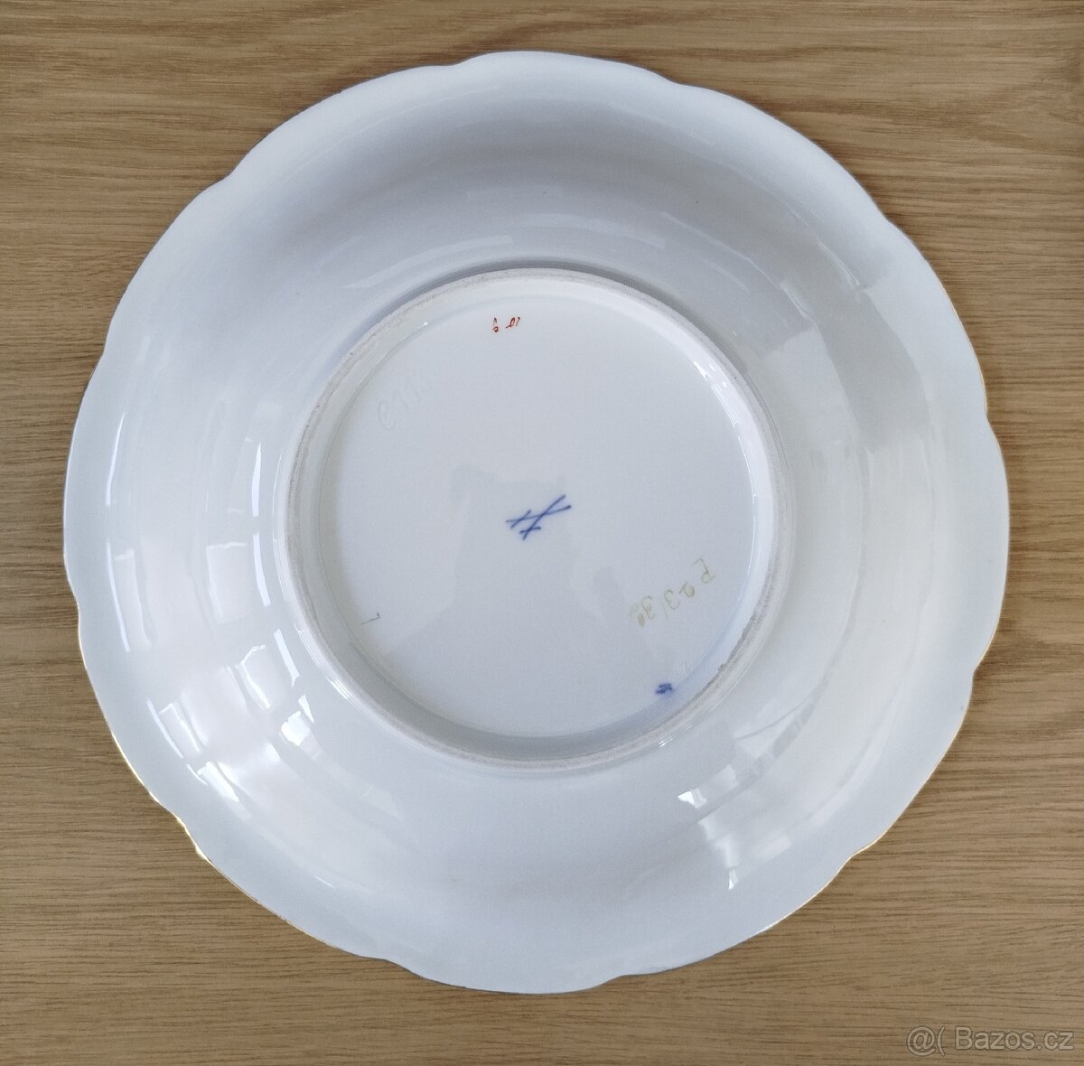 Porcelánový talíř „baroko růže“ – zkřížené meče, 1970–80 - 3