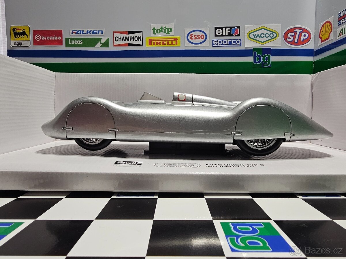 Revell Auto Union Typ C 1:18, světový rekord - 3