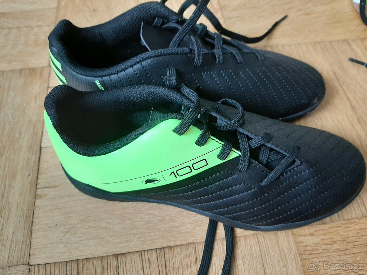 Sálovky vel. 33 (2x), kopačky vel. 35, turfy nové vel. 35 - 3