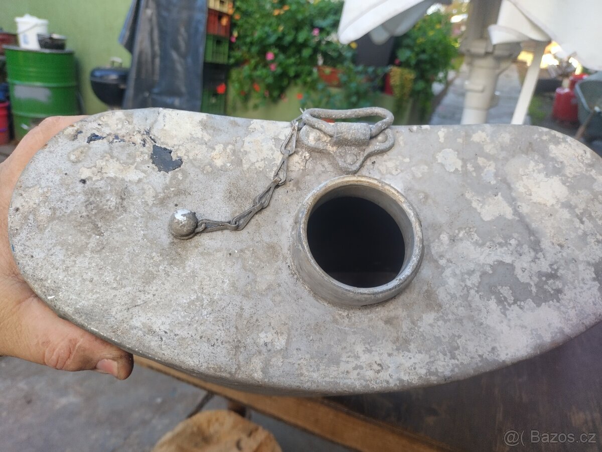 Německá nádoba na vodu - 3