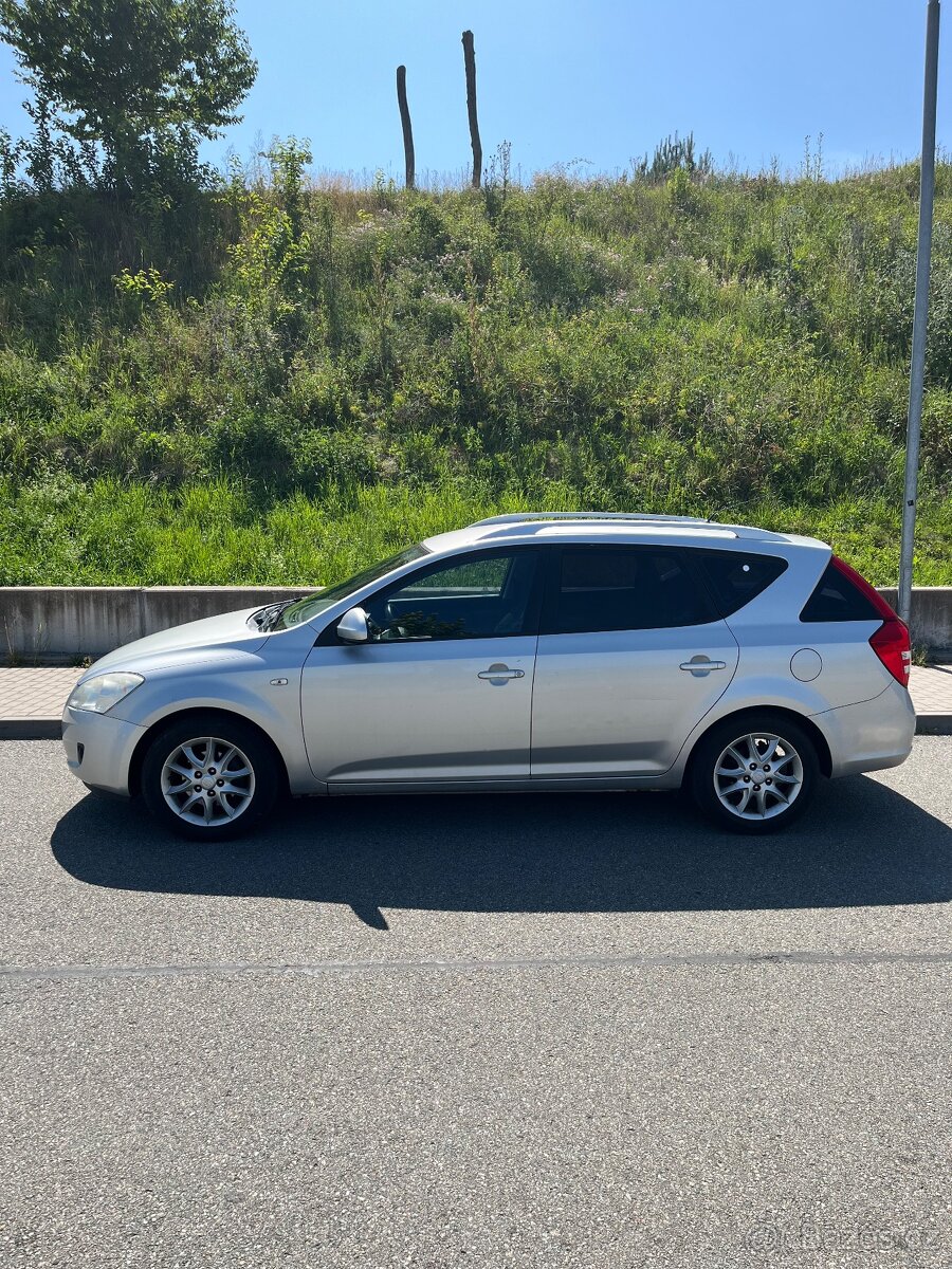 Kia Cee’d 1.4i 80 kW (2009) – benzín - 3